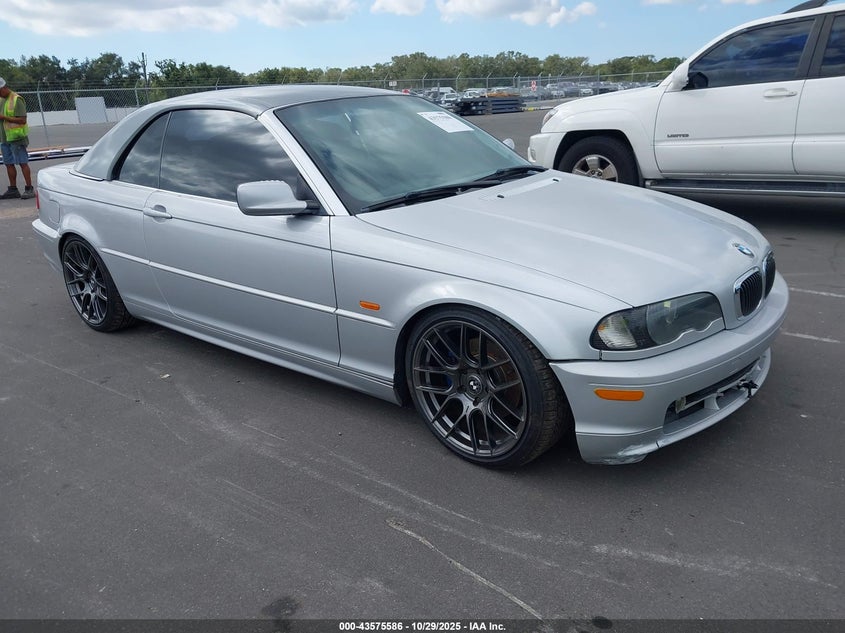2001 BMW 3er VIN WBABS33481JY40880 IAAI salvage auction — LEFT SIDE, Rebuildable (Florida), sold $1,325 on 2026-08-03 (photo 1)