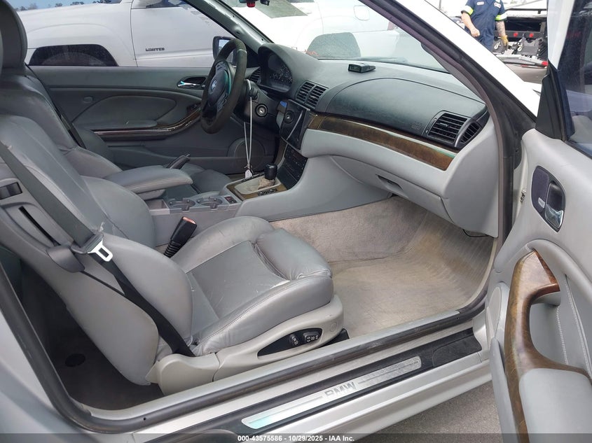 2001 BMW 3er VIN WBABS33481JY40880 IAAI salvage auction — LEFT SIDE, Rebuildable (Florida), sold $1,325 on 2026-08-03 (photo 5)