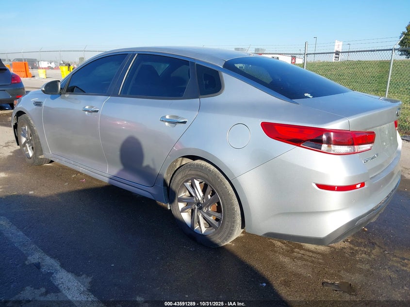 2019 Kia Optima VIN 5XXGT4L30KG294522 IAAI salvage auction — FRONT & REAR, Clear (Illinois), sold $1,150 on 2026-07-17 (photo 3)