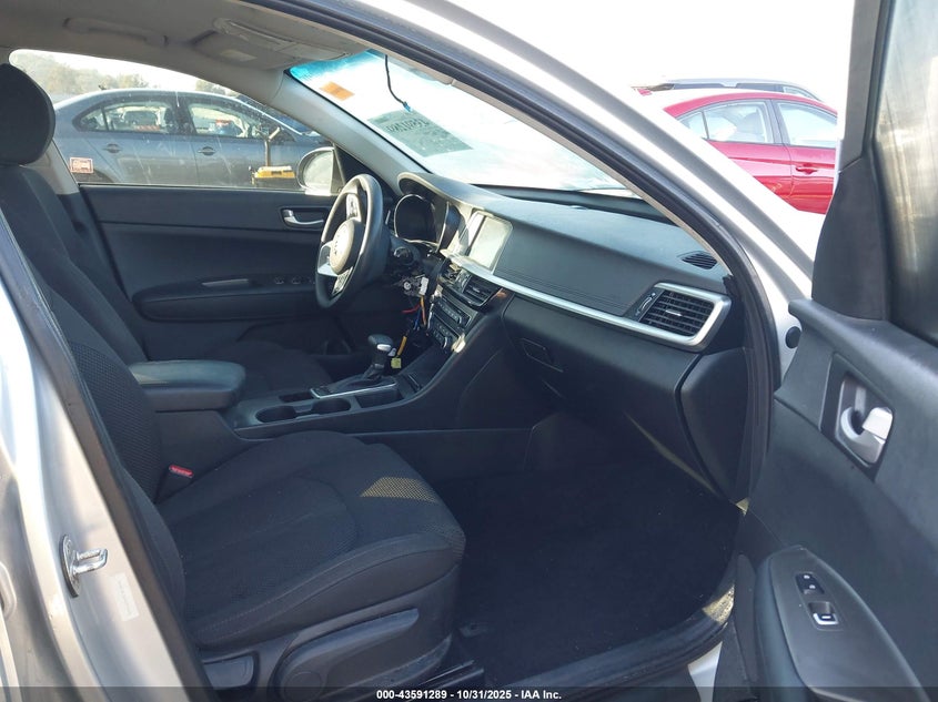 2019 Kia Optima VIN 5XXGT4L30KG294522 IAAI salvage auction — FRONT & REAR, Clear (Illinois), sold $1,150 on 2026-07-17 (photo 5)