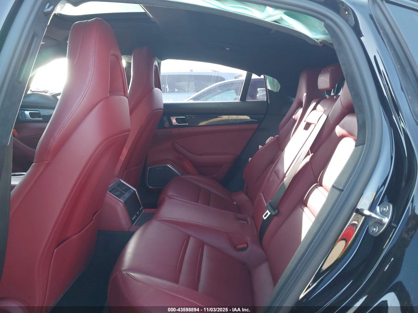 2022 Porsche Panamera VIN WP0AG2A70NL135363 IAAI salvage auction — Side, Salvage (California), sold $16,800 on 2026-02-02 (photo 8)