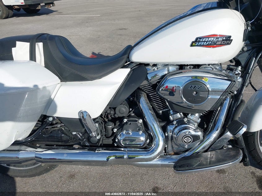 2024 Harley-davidson Flhx VIN 1HD1KB716RB608954 IAAI salvage auction — FRONT END, Salvage (Indiana), sold $12,350 on 2026-07-07 (photo 8)