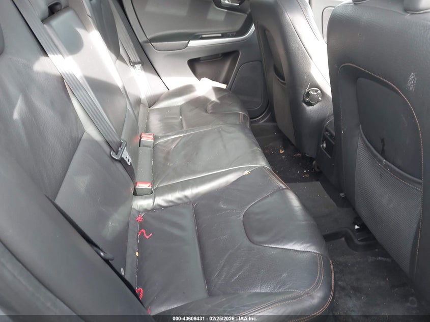 2011 Volvo Xc60 VIN YV4952DL5B2221414 IAAI salvage auction — FRONT END, Clear (Texas), sold $300 on 2026-07-13 (photo 8)