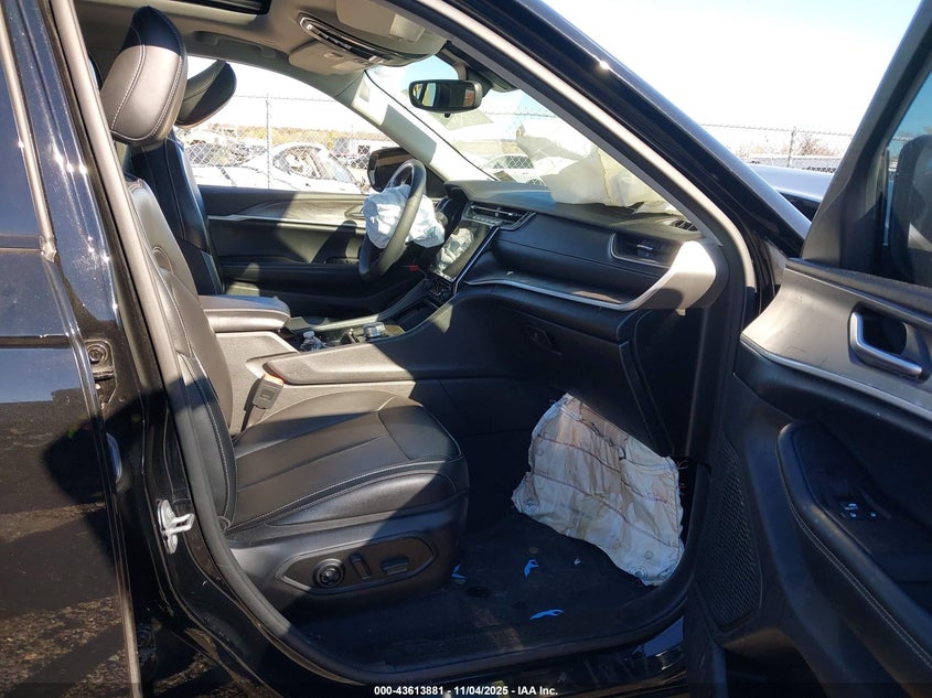 2023 Jeep Grand cherokee l VIN 1C4RJKBG2P8851318 IAAI salvage auction — FRONT END, Salvage (New Jersey), sold $9,200 on 2026-07-06 (photo 5)