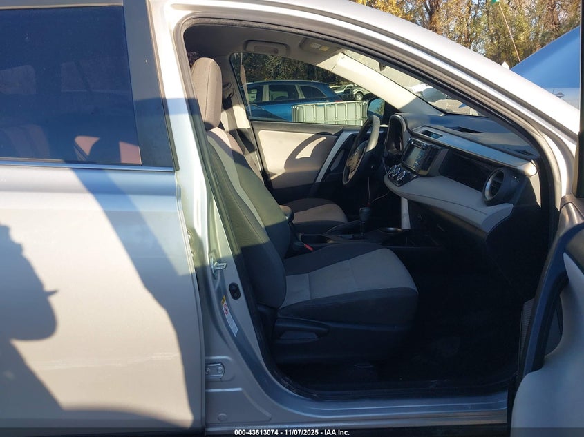 2015 Toyota Rav4 VIN JTMBFREVXFD159139 IAAI salvage auction — LEFT SIDE, Salvage (Missouri), sold $3,250 on 2026-07-29 (photo 5)