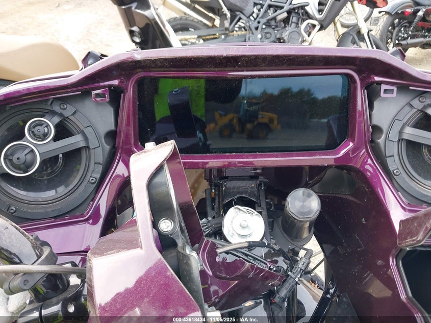 2025 Harley-davidson FLTRXSE VIN 1HD1TC613SB960030 IAAI salvage auction — ALL OVER, Salvage (New Hampshire), sold $10,900 on 2026-07-28 (photo 7)