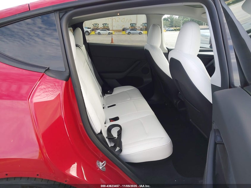 2023 Tesla Model y VIN 7SAYGDEF1PF924285 IAAI salvage auction — RIGHT SIDE, Other, sold $7,900 on 2026-07-23 (photo 8)