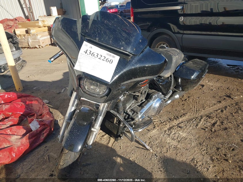 2024 Harley-davidson Flhx VIN 1HD1KB712RB634287 IAAI salvage auction — RIGHT SIDE, Clear (Indiana), sold $9,550 on 2026-07-23 (photo 2)