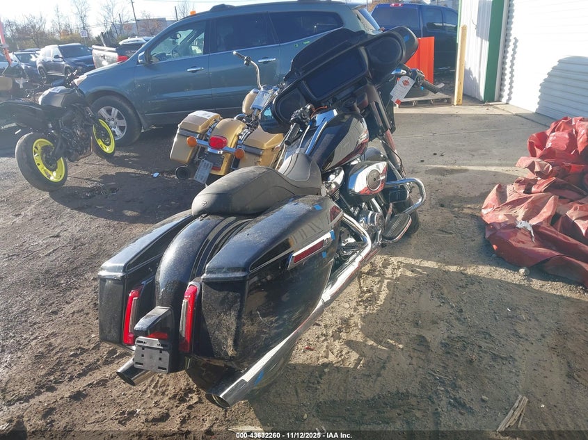 2024 Harley-davidson Flhx VIN 1HD1KB712RB634287 IAAI salvage auction — RIGHT SIDE, Clear (Indiana), sold $9,550 on 2026-07-23 (photo 4)