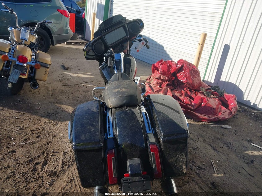 2024 Harley-davidson Flhx VIN 1HD1KB712RB634287 IAAI salvage auction — RIGHT SIDE, Clear (Indiana), sold $9,550 on 2026-07-23 (photo 6)