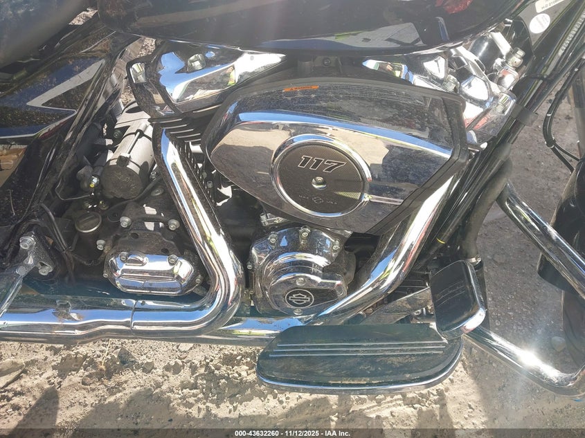 2024 Harley-davidson Flhx VIN 1HD1KB712RB634287 IAAI salvage auction — RIGHT SIDE, Clear (Indiana), sold $9,550 on 2026-07-23 (photo 8)