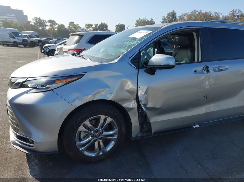 2022 Toyota Sienna VIN 5TDESKFC5NS061555 IAAI salvage auction — FRONT & REAR, Salvage (California), sold $19,800 on 2026-07-09 (photo 6)