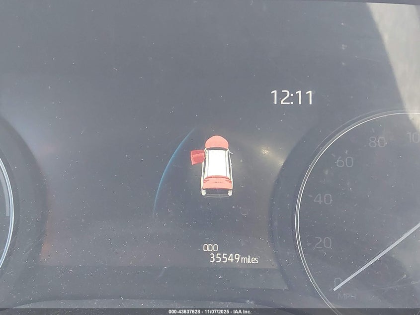2022 Toyota Sienna VIN 5TDESKFC5NS061555 IAAI salvage auction — FRONT & REAR, Salvage (California), sold $19,800 on 2026-07-09 (photo 7)