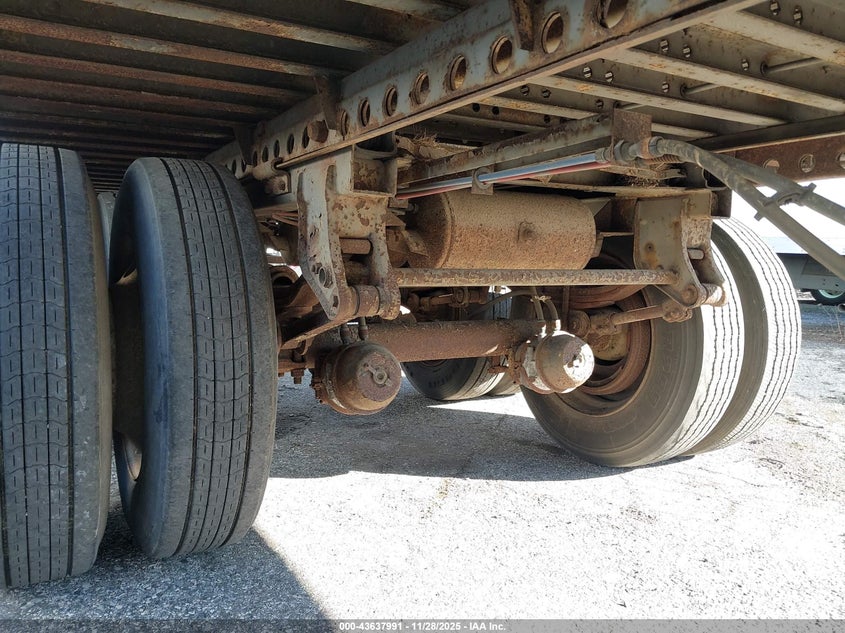 1988 Great Dane Trailers Great Dane Trailers VIN 1GRAA9621JS090625 IAAI salvage auction — SIDE, Clear (Indiana), sold $400 on 2026-08-28 (photo 8)