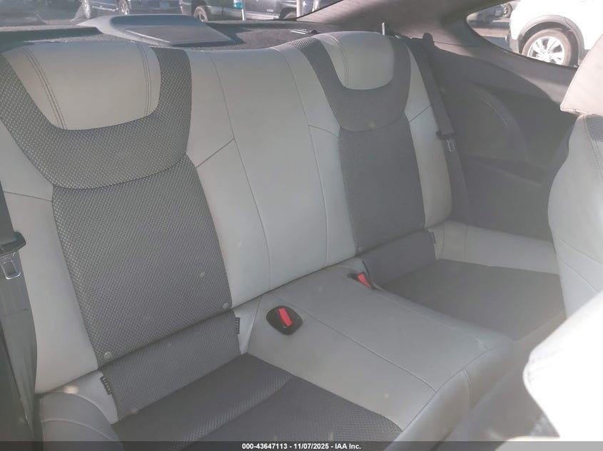 2014 Hyundai Genesis VIN KMHHT6KD9EU117097 IAAI salvage auction — RIGHT SIDE, Clear Salvage History (California), sold $1,100 on 2026-07-21 (photo 8)
