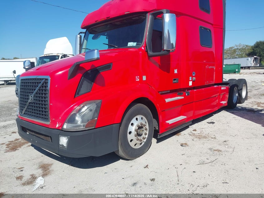 2016 Volvo Vn VIN 4V4NC9EH7GN959073 IAAI salvage auction — RIGHT FRONT, Clear (New York), sold $25 on 2026-10-11 (photo 2)