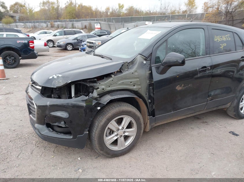 2021 Chevrolet Trax VIN KL7CJNSB9MB360526 IAAI salvage auction — LEFT SIDE, Salvage (Minnesota), sold $1,300 on 2026-07-22 (photo 6)