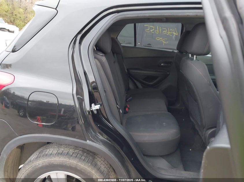 2021 Chevrolet Trax VIN KL7CJNSB9MB360526 IAAI salvage auction — LEFT SIDE, Salvage (Minnesota), sold $1,300 on 2026-07-22 (photo 8)
