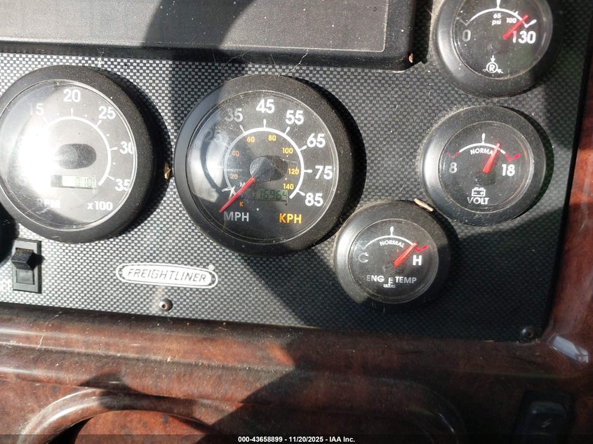 1999 Freightliner Chassis VIN 4UZ6XFBC8XCF20261 IAAI salvage auction — NORMAL WEAR, Clear (New York), sold $1,500 on 2026-07-23 (photo 7)
