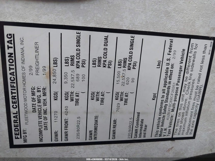 1999 Freightliner Chassis VIN 4UZ6XFBC8XCF20261 IAAI salvage auction — NORMAL WEAR, Clear (New York), sold $1,500 on 2026-07-23 (photo 9)