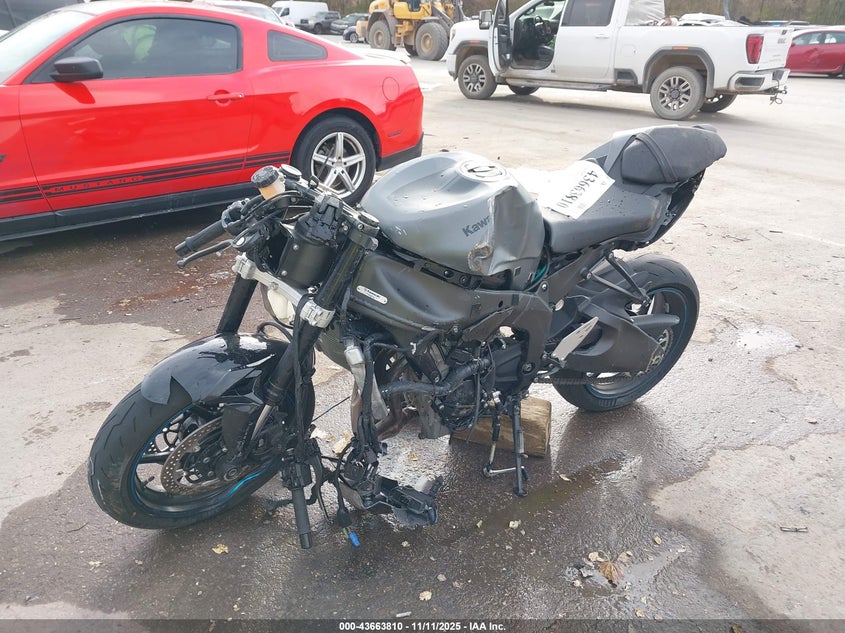 2025 Kawasaki Zx636 VIN JKBZXJJ18SA027062 IAAI salvage auction — ROLLOVER, Other, sold $650 on 2026-07-29 (photo 2)