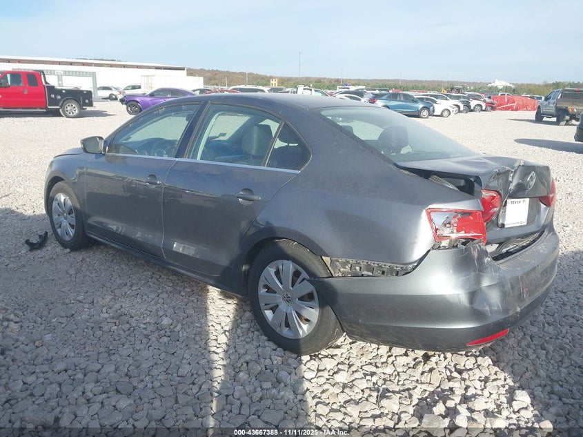 2013 Volkswagen Jetta VIN 3VWDX7AJ9DM310824 IAAI salvage auction — REAR END, Salvage (Oklahoma), sold $400 on 2026-07-26 (photo 3)