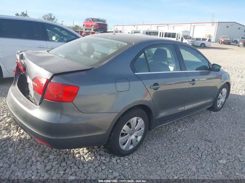 2013 Volkswagen Jetta VIN 3VWDX7AJ9DM310824 IAAI salvage auction — REAR END, Salvage (Oklahoma), sold $400 on 2026-07-26 (photo 4)