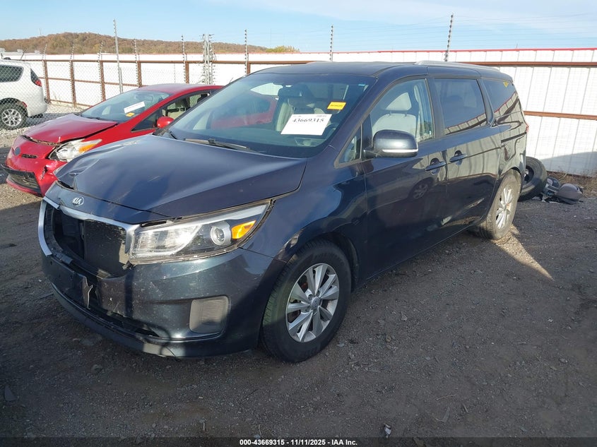 2016 Kia SEDONA VIN KNDMB5C17G6102884 IAAI salvage auction — FRONT END, Clear (Oklahoma), sold $25 on 2026-07-28 (photo 2)