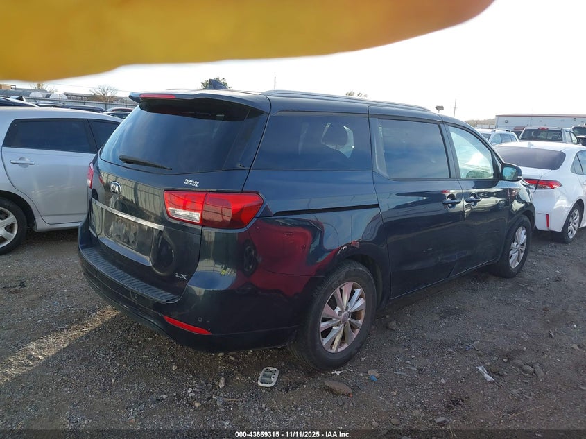 2016 Kia SEDONA VIN KNDMB5C17G6102884 IAAI salvage auction — FRONT END, Clear (Oklahoma), sold $25 on 2026-07-28 (photo 4)