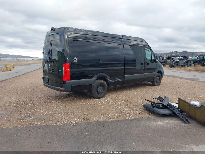 2024 Mercedes-benz Sprinter VIN W1Z4NGHY3RT181443 IAAI salvage auction — ROOF, Salvage Title, sold $30,200 on 2026-07-06 (photo 4)