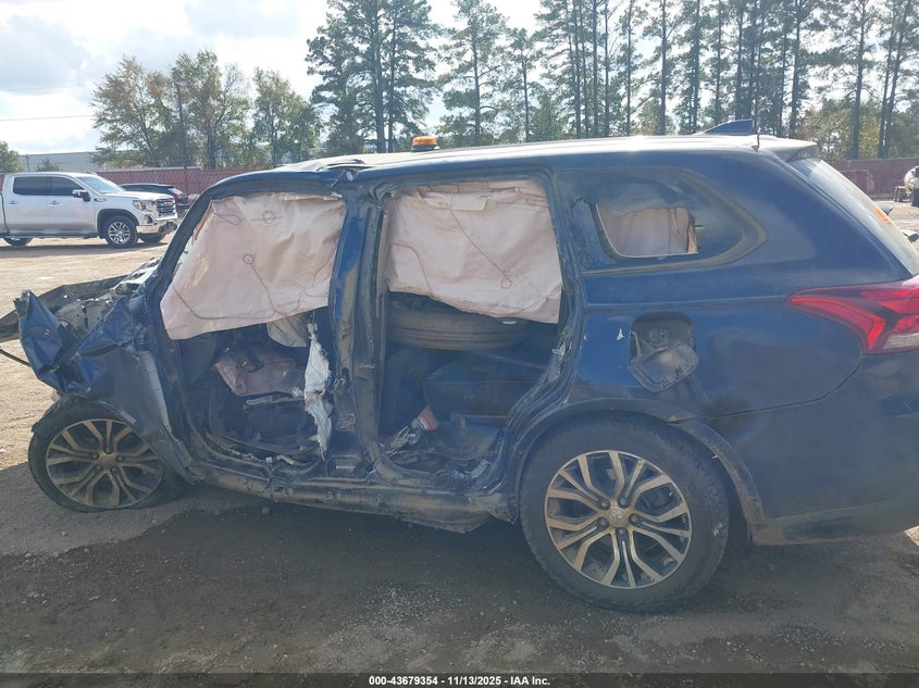 2017 Mitsubishi Outlander VIN JA4AD2A32HZ013248 IAAI salvage auction — ROLLOVER, Salvage Title, sold $100 on 2026-07-16 (photo 6)
