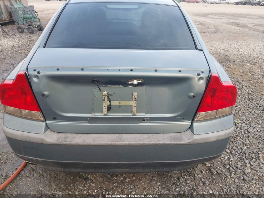 2002 Volvo S60 VIN YV1RS58D822193120 IAAI salvage auction — REAR END, Repossession Paperwork (Georgia), sold $250 on 2026-08-14 (photo 6)