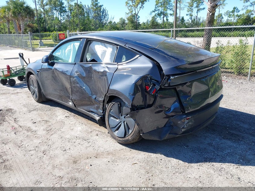 2026 Tesla Model y VIN 7SAYGDED4TF383628 IAAI salvage auction — SIDE, Other, sold $11,100 on 2026-08-02 (photo 3)