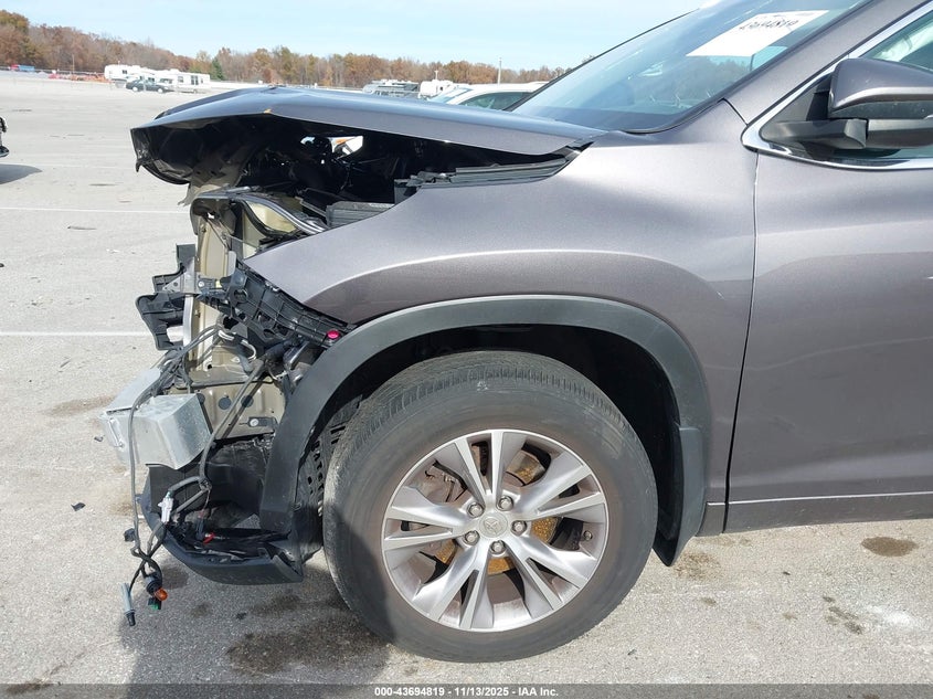 2015 Toyota Highlander VIN 5TDJKRFH6FS191946 IAAI salvage auction — FRONT END, Other, sold $3,800 on 2026-07-23 (photo 6)