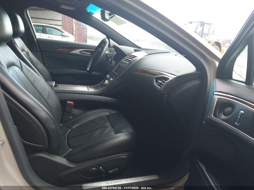2017 Lincoln Mkz VIN 3LN6L5MU2HR613840 IAAI salvage auction — LEFT FRONT, Salvage (California), sold $2,100 on 2026-07-09 (photo 5)