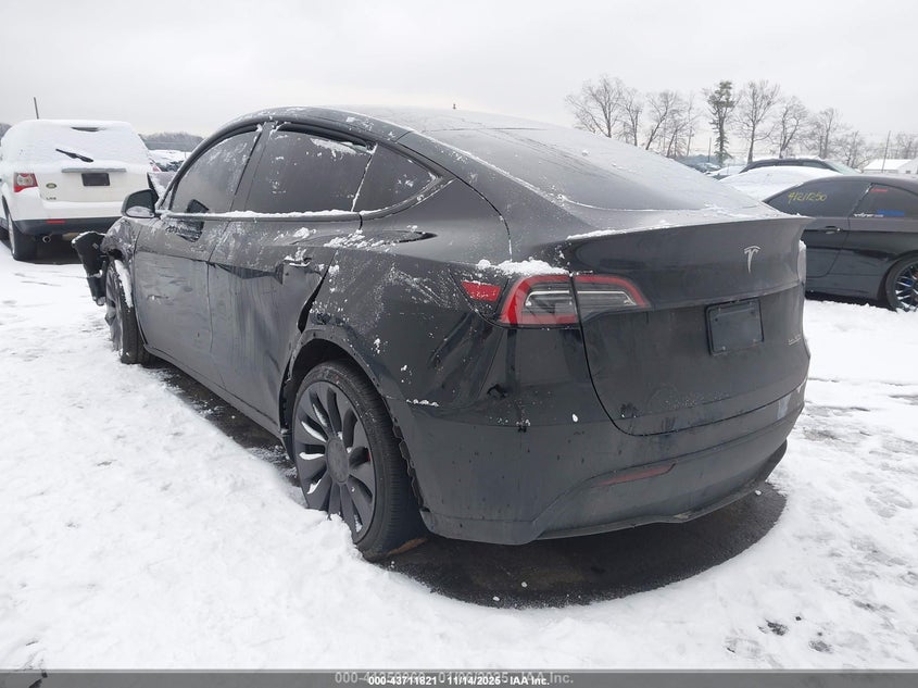2025 Tesla Model y VIN 7SAYGDEF2SA338622 IAAI salvage auction — FRONT END, Salvage (New Jersey), sold $10,050 on 2026-07-13 (photo 3)