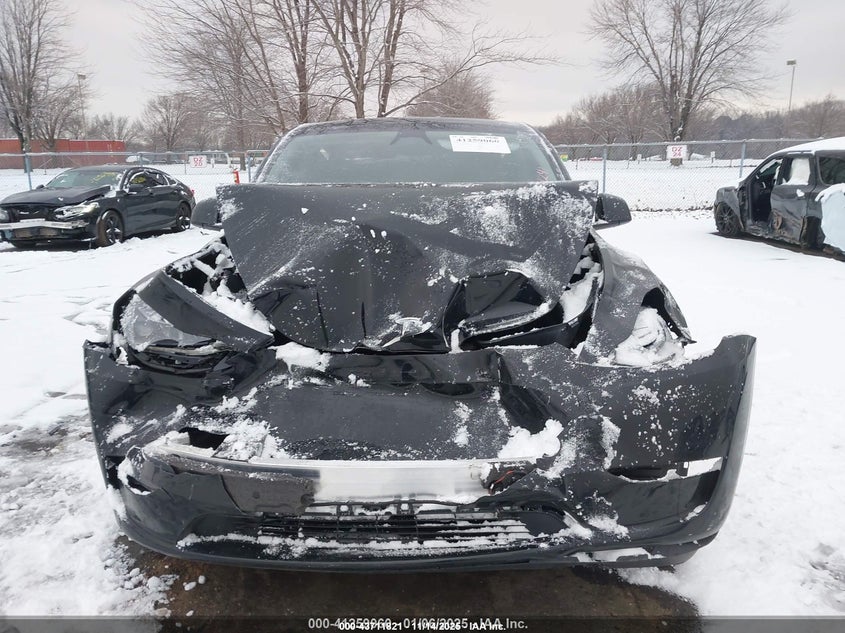 2025 Tesla Model y VIN 7SAYGDEF2SA338622 IAAI salvage auction — FRONT END, Salvage (New Jersey), sold $10,050 on 2026-07-13 (photo 6)