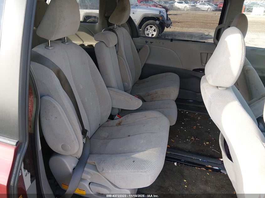 2014 Toyota Sienna VIN 5TDKK3DC5ES406322 IAAI salvage auction — FRONT END, Salvage (Illinois), sold $2,700 on 2026-07-15 (photo 8)