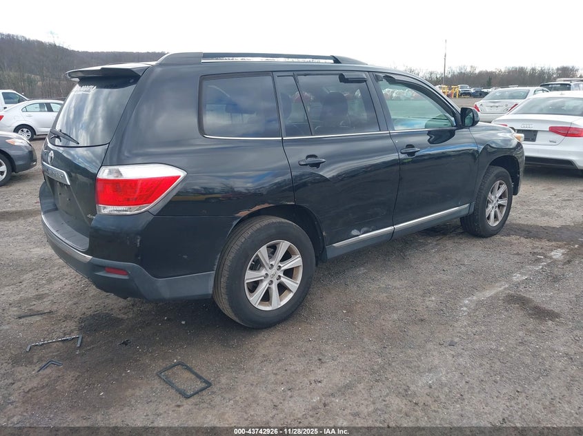 2013 Toyota Highlander VIN 5TDBK3EH5DS208798 IAAI salvage auction — LEFT & RIGHT, Other, sold $2,950 on 2026-07-16 (photo 4)