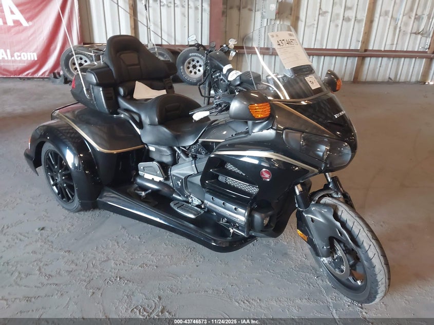 2016 Honda Gl1800 VIN JH2SC68G7GK400406 IAAI salvage auction — FRONT & REAR, Rebuildable (Florida), sold $5,200 on 2026-07-22 (photo 1)