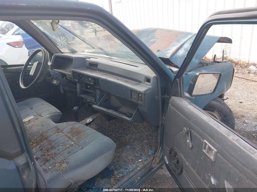 1994 Mitsubishi Mighty max / s VIN JA7LS21G8RP005298 IAAI salvage auction — FRONT & REAR, Salvage (California), sold $225 on 2026-07-07 (photo 5)
