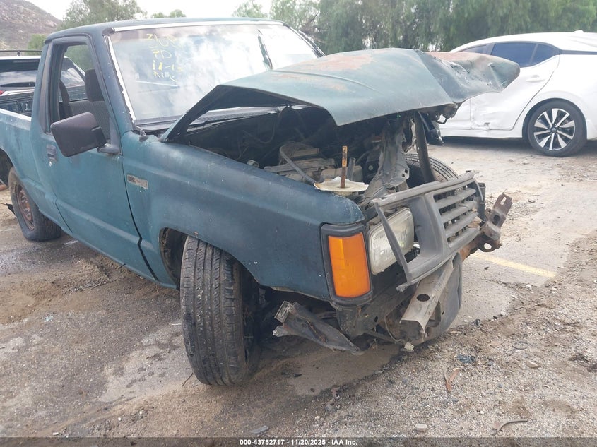 1994 Mitsubishi Mighty max / s VIN JA7LS21G8RP005298 IAAI salvage auction — FRONT & REAR, Salvage (California), sold $225 on 2026-07-07 (photo 6)