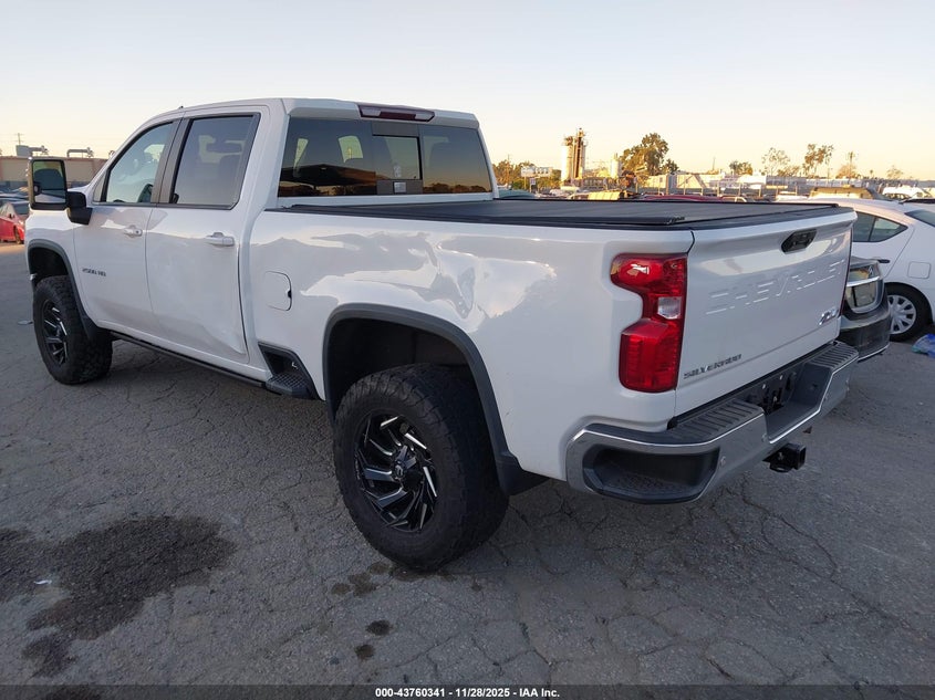 2021 Chevrolet Silverado 2500 VIN 1GC4YNEYXMF142526 IAAI salvage auction — THEFT, Salvage (California), sold $15,100 on 2026-07-29 (photo 3)