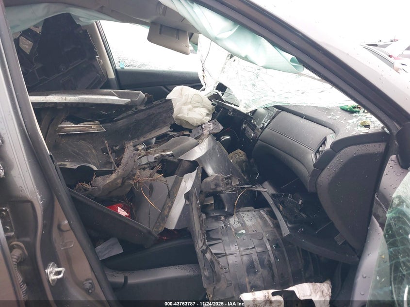 2020 Nissan Rogue VIN JN8AT2MT3LW036136 IAAI salvage auction — ROLLOVER, Salvage Title, sold $25 on 2026-07-28 (photo 5)