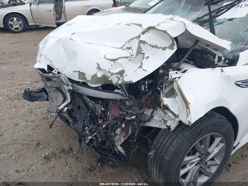 2019 Kia Optima VIN 5XXGT4L33KG307828 IAAI salvage auction — FRONT END, Salvage (Texas), sold $100 on 2026-07-21 (photo 6)