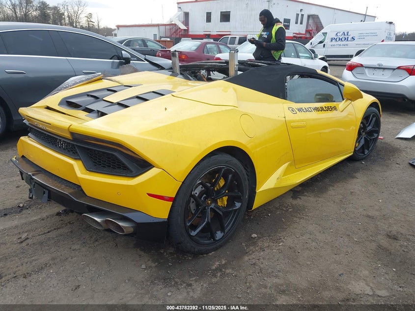 2019 Lamborghini Huracan VIN ZHWUR2ZF2KLA12155 IAAI salvage auction — INTERIOR BURN, Salvage Title, sold $33,350 on 2026-07-15 (photo 4)