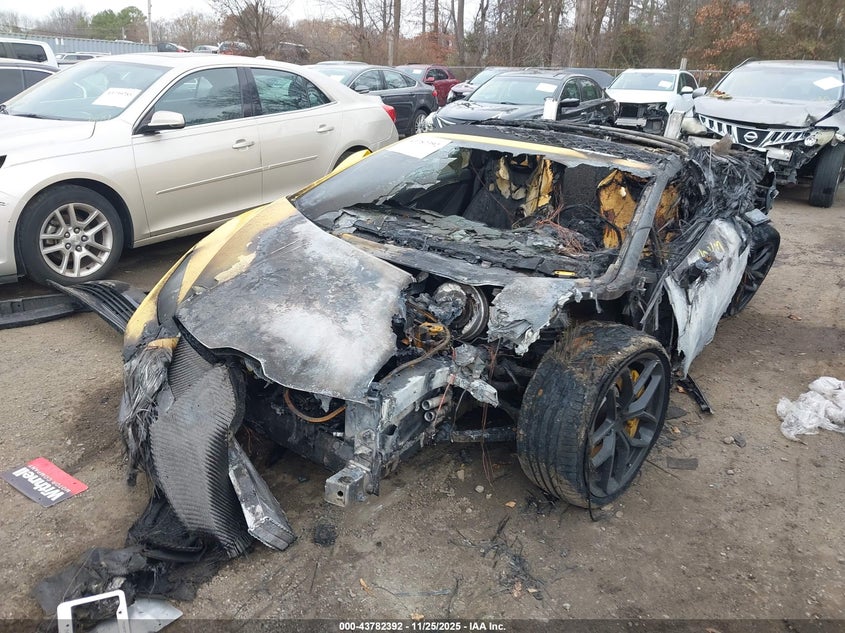 2019 Lamborghini Huracan VIN ZHWUR2ZF2KLA12155 IAAI salvage auction — INTERIOR BURN, Salvage Title, sold $33,350 on 2026-07-15 (photo 6)