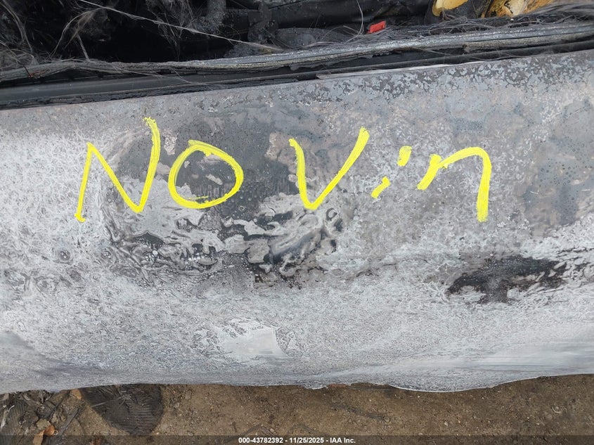 2019 Lamborghini Huracan VIN ZHWUR2ZF2KLA12155 IAAI salvage auction — INTERIOR BURN, Salvage Title, sold $33,350 on 2026-07-15 (photo 9)