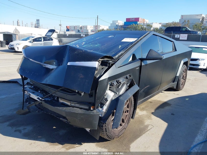 2024 Tesla Cybertruck VIN 7G2CEHED4RA033309 IAAI salvage auction — Front End, Salvage (California), sold $27,000 on 2026-02-11 (photo 2)