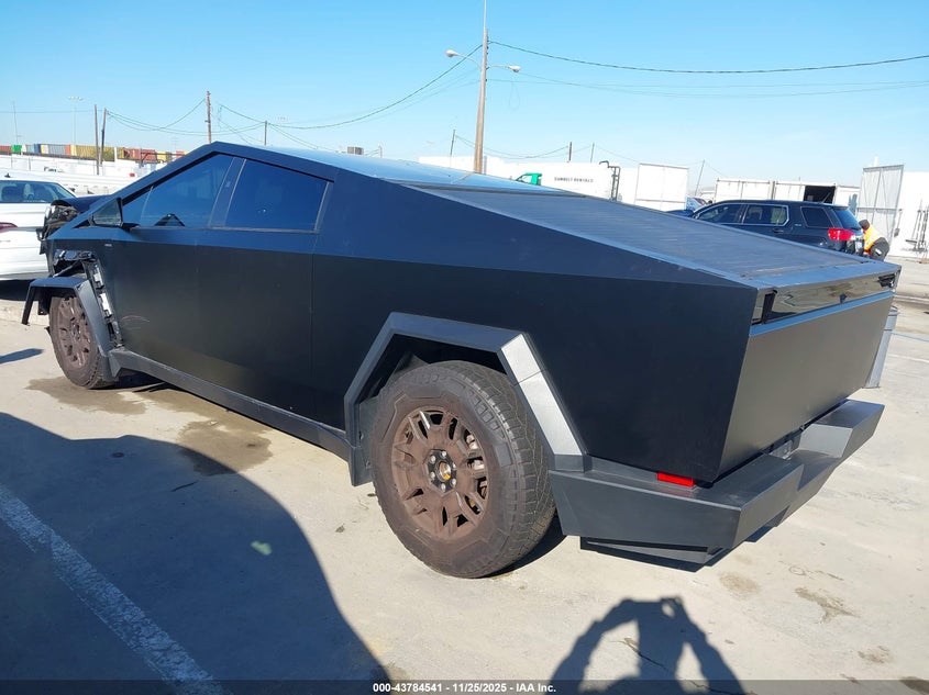 2024 Tesla Cybertruck VIN 7G2CEHED4RA033309 IAAI salvage auction — Front End, Salvage (California), sold $27,000 on 2026-02-11 (photo 3)